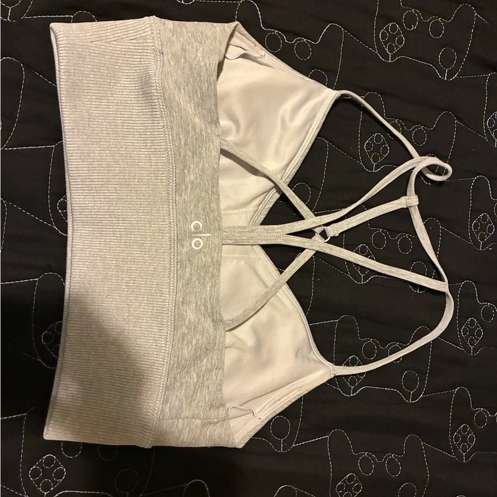 Alo Yoga Light Gray Workout Top - Picture 4 of 7